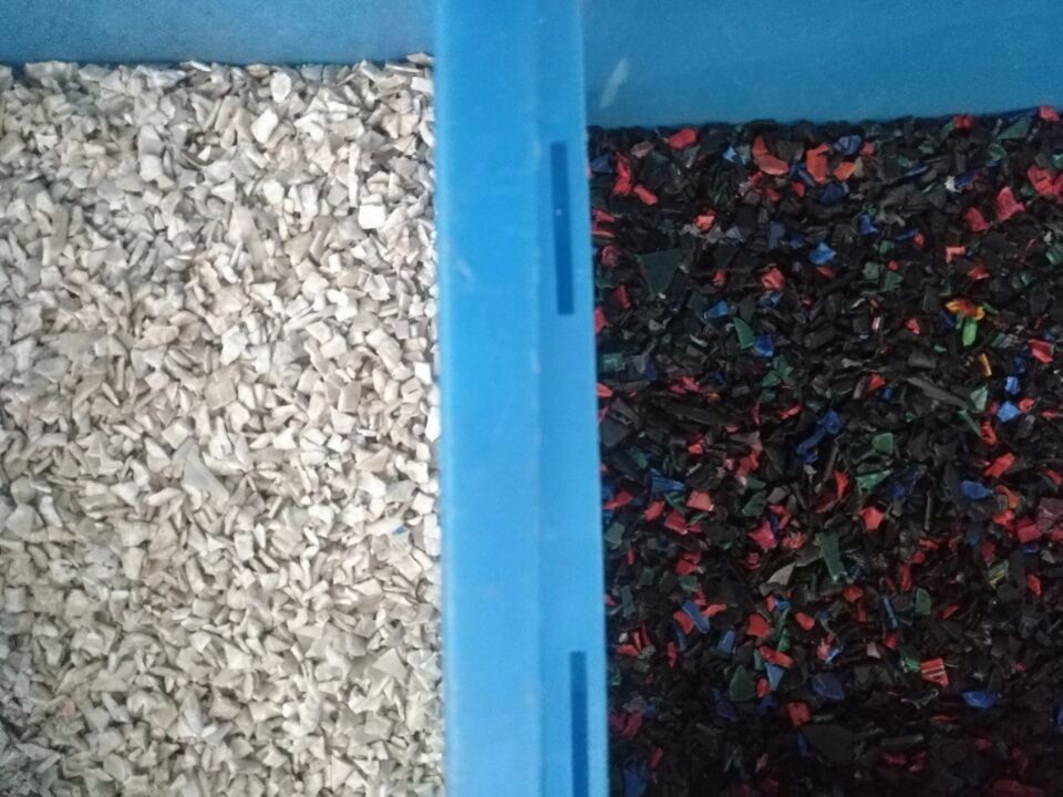 Объем сортируя машины 4000kg/h цвета HDPE ABS PE пластиковый